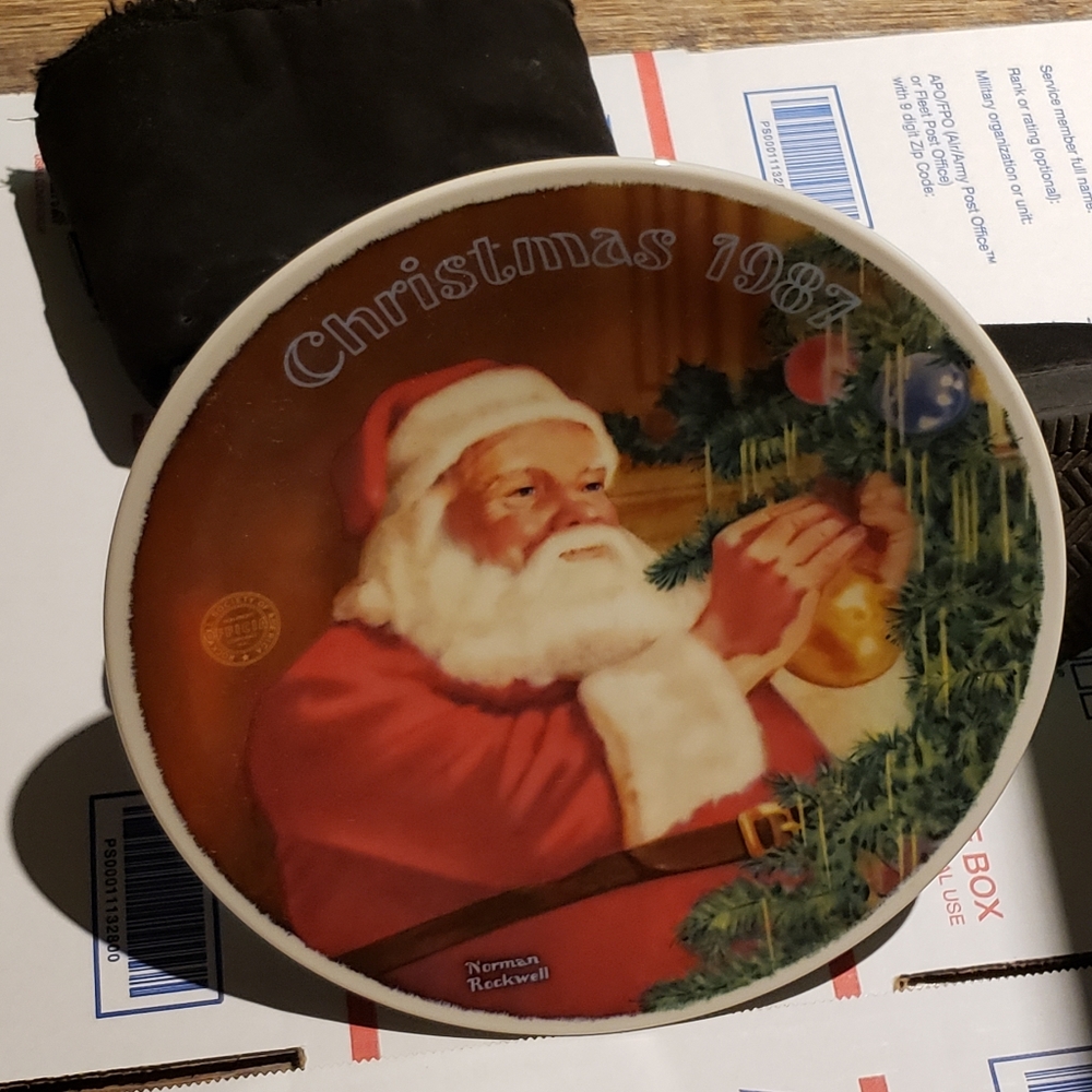 1987Norman rockwell Christmas plate